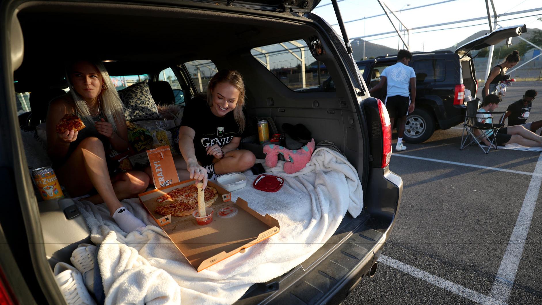 El Toro Flicks Oro Valley is on the move